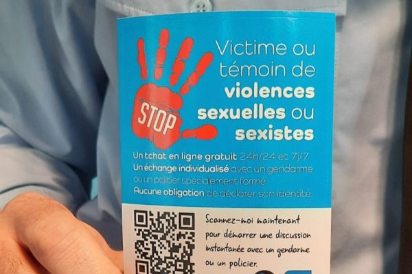 Un sticker pour signaler les violences sexuelles et sexistes à l'Université