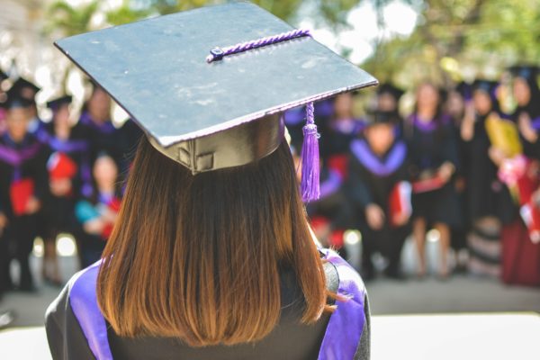 Enquêtes 2018 : le devenir des diplômés en 2015 et 2017 1