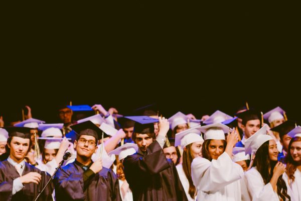 Enquêtes 2018 : le devenir des diplômés en 2015 et 2017