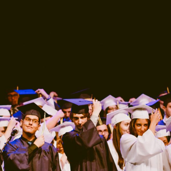 Enquêtes 2018 : le devenir des diplômés en 2015 et 2017
